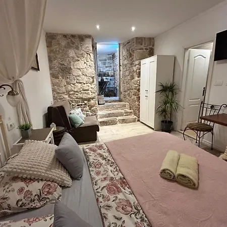Ryan City Center Apartment